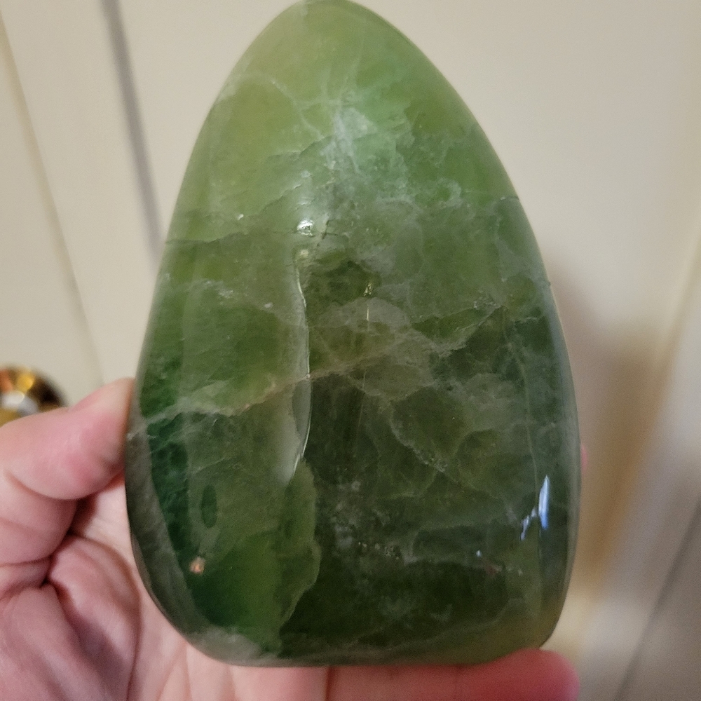 Green fluorite freeform